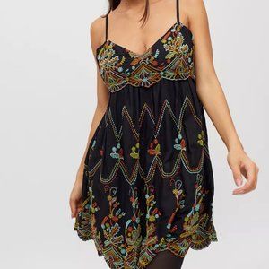 UO Jamie Embroidered Babydoll Dress NWT Medium